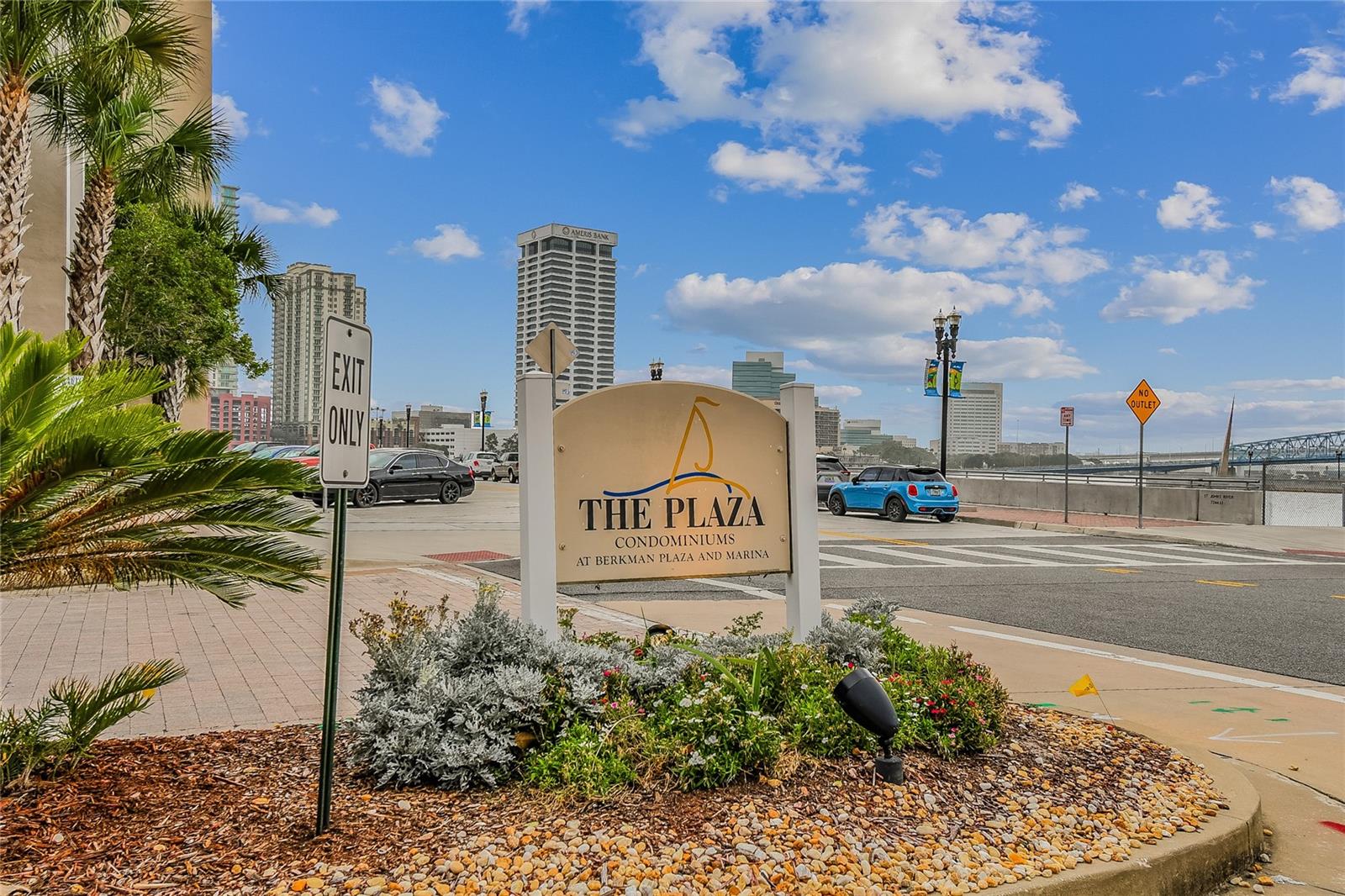 PLAZA CONDO AT BERKMAN - Residential