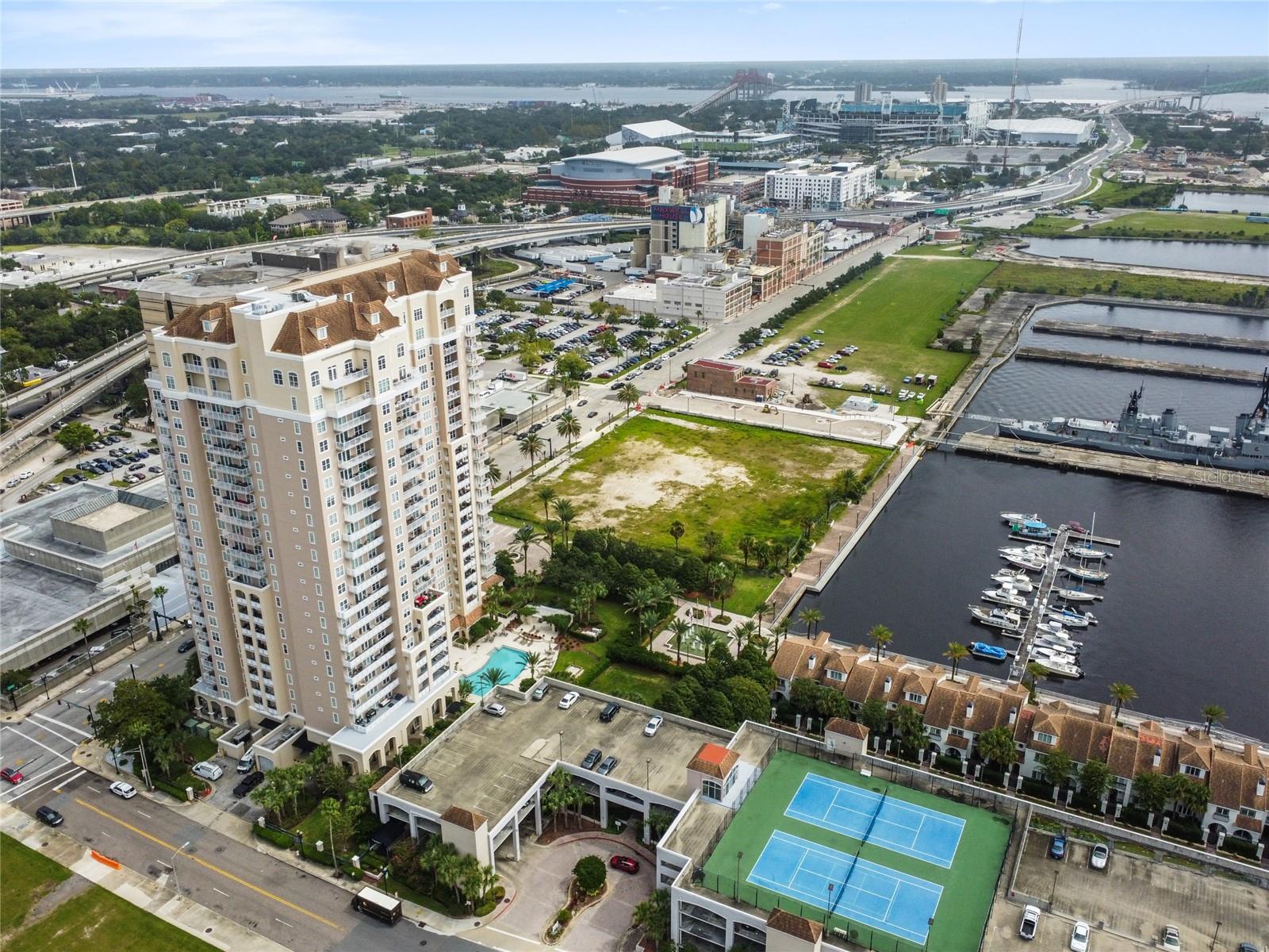 PLAZA CONDO AT BERKMAN - Residential