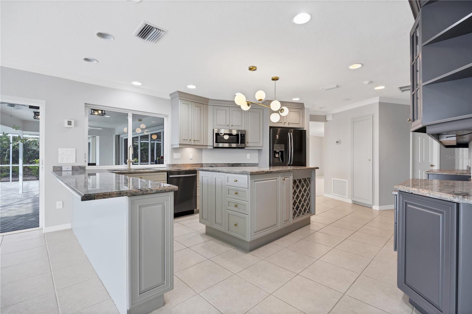 SOUTHBAY YACHT & RACQUET CLUB - Residential