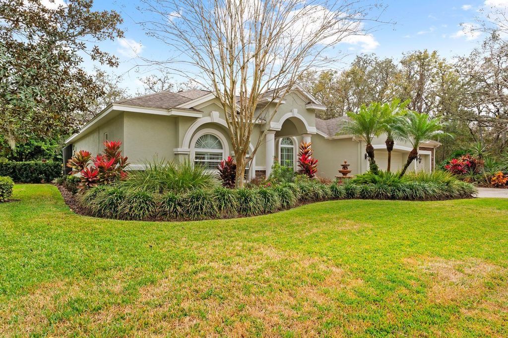 Photo of 5614 Eagleglen Place, Lithia, FL 33547 (MLS # TB8469199)