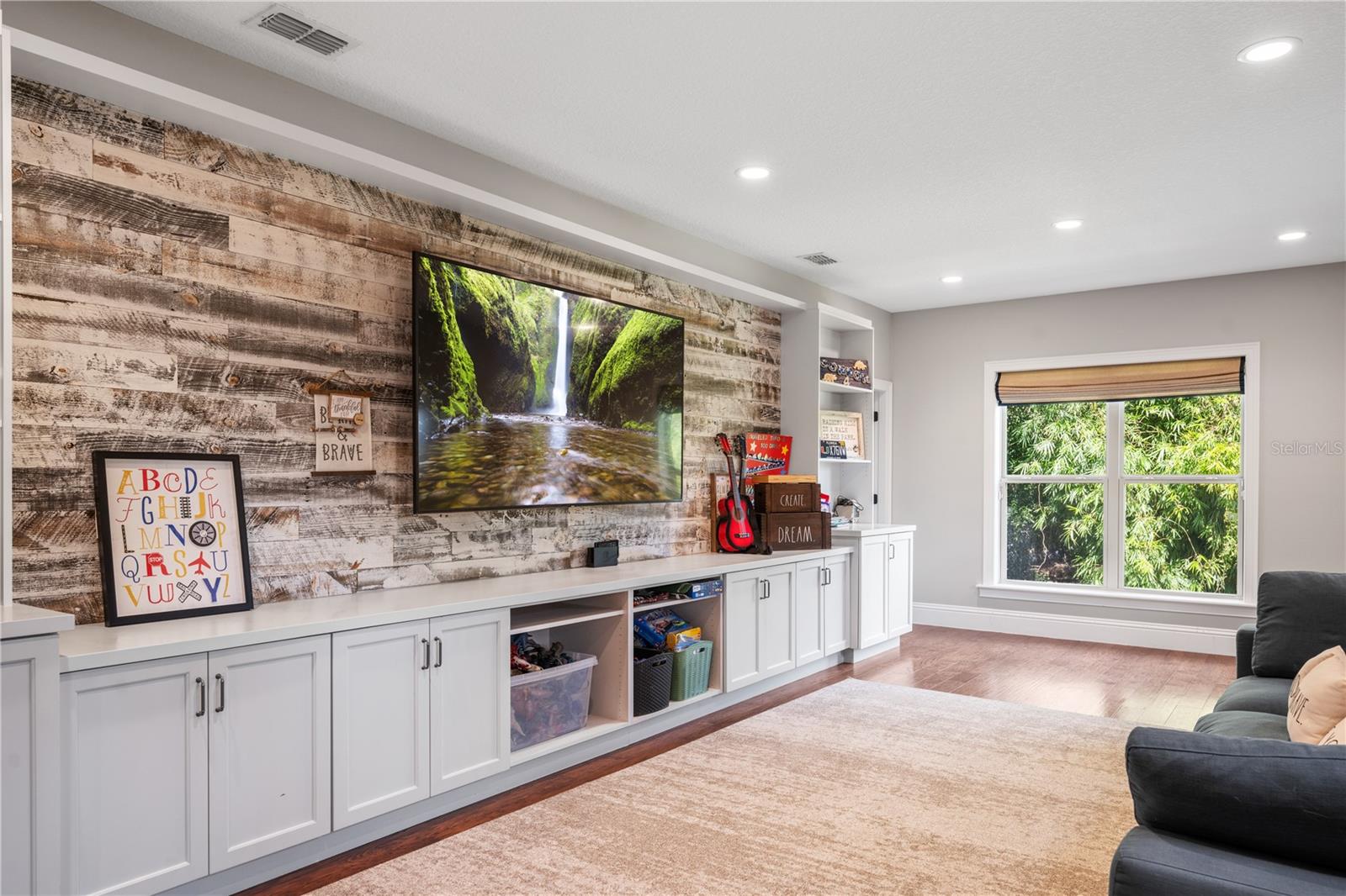 GREEN OAKS REP - Residential