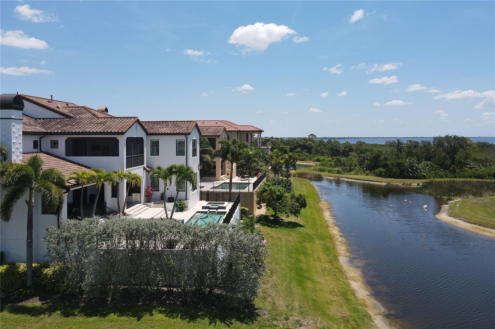 LEGENDS BAY - Residential