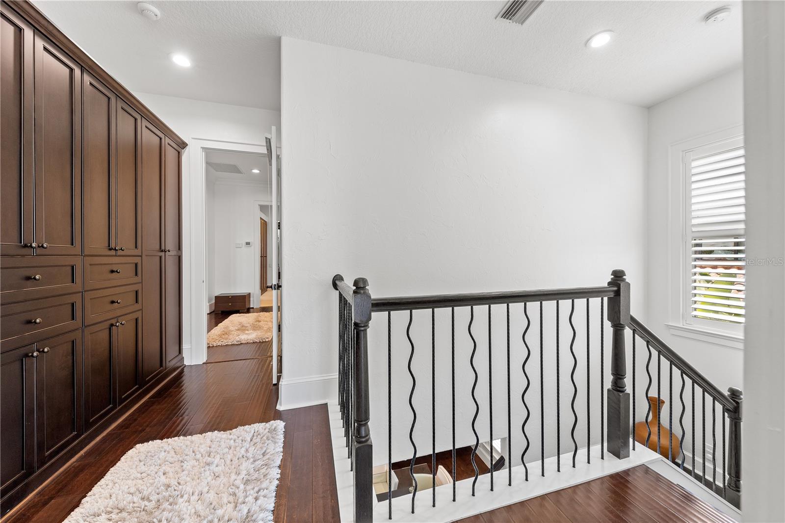 LEGENDS BAY - Residential