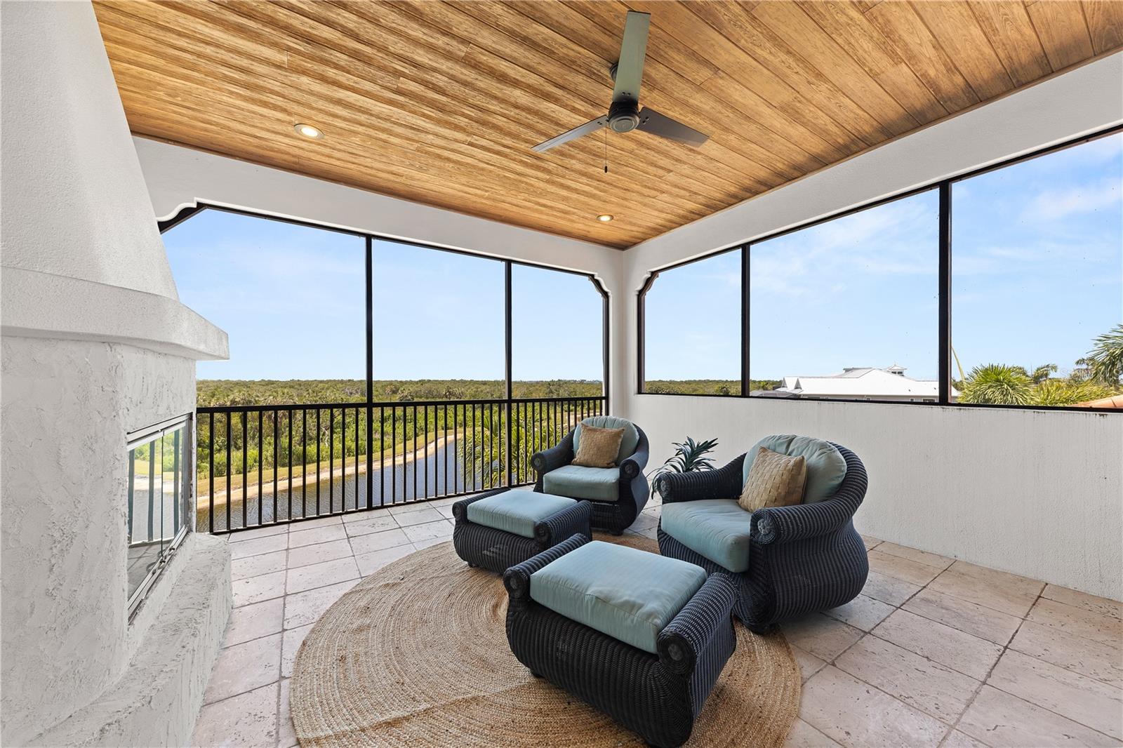 LEGENDS BAY - Residential