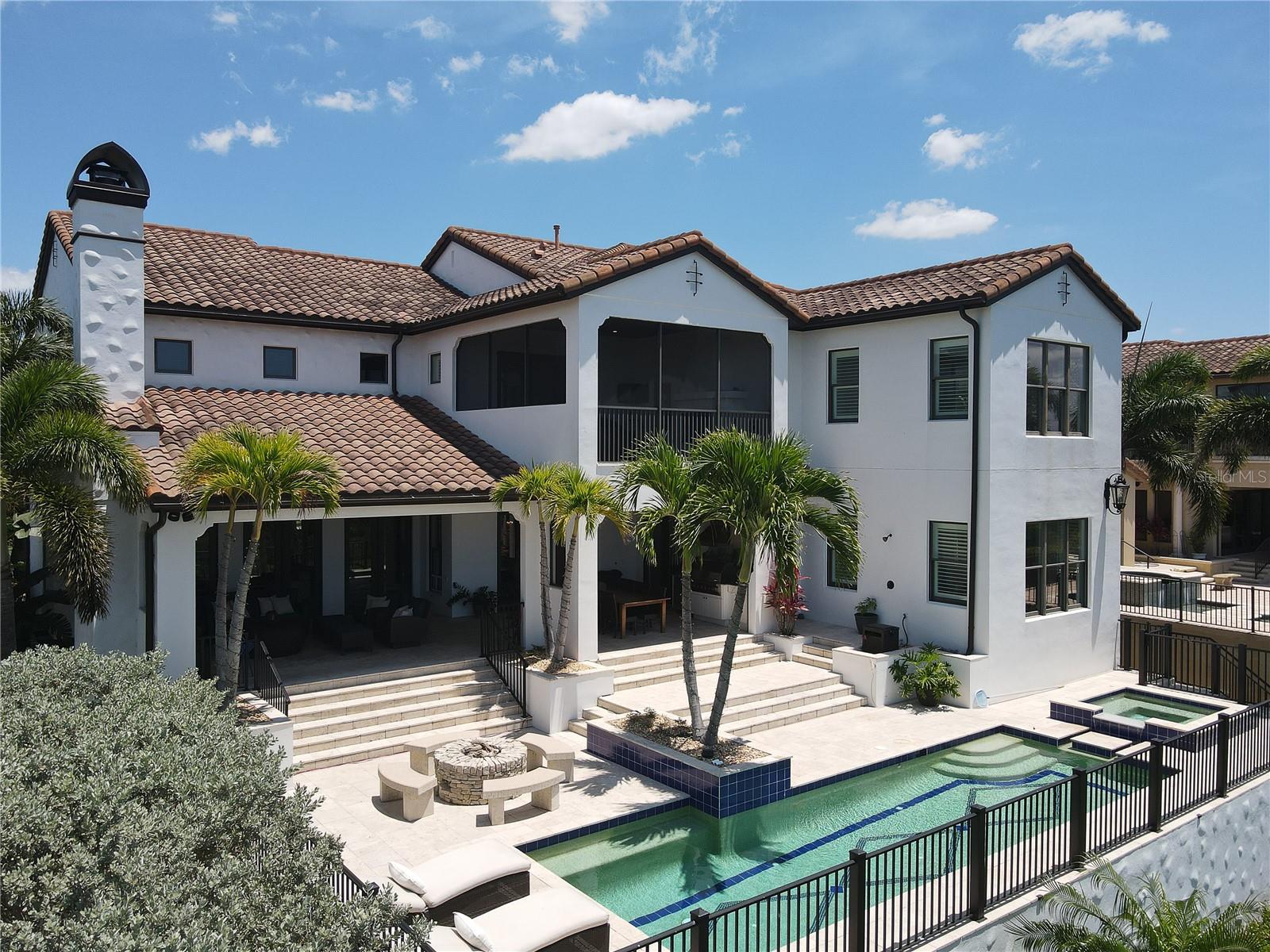 LEGENDS BAY - Residential