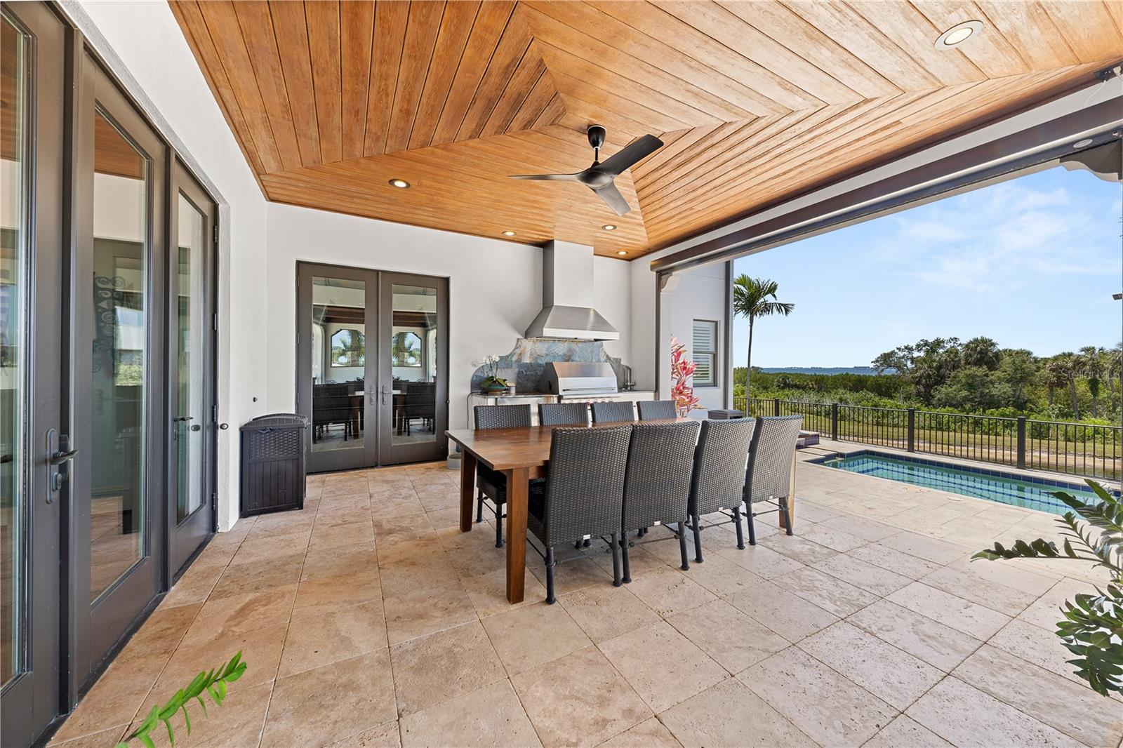 LEGENDS BAY - Residential