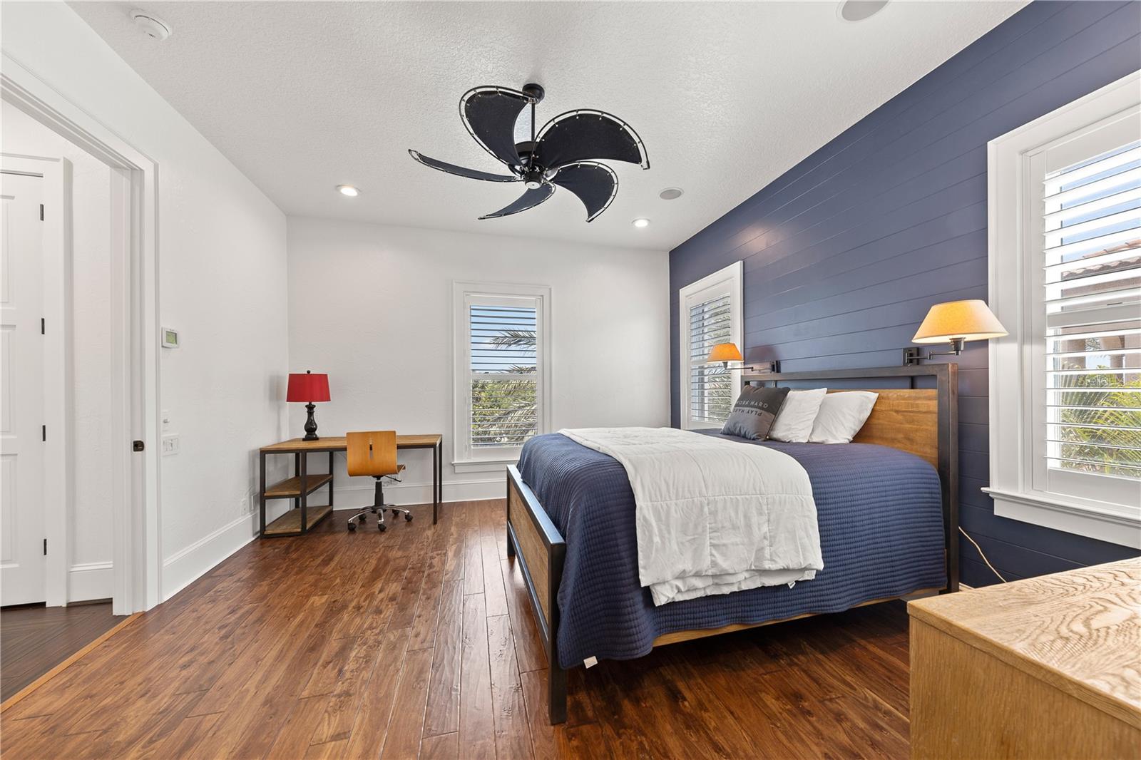 LEGENDS BAY - Residential