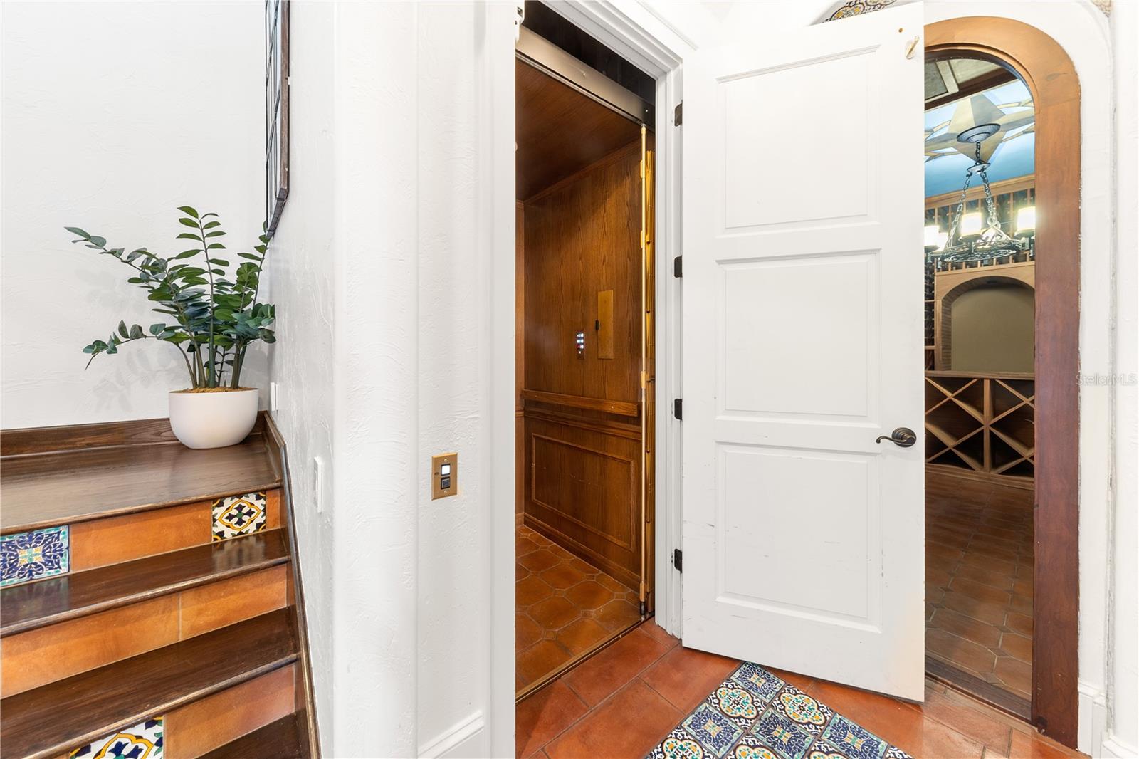 LEGENDS BAY - Residential