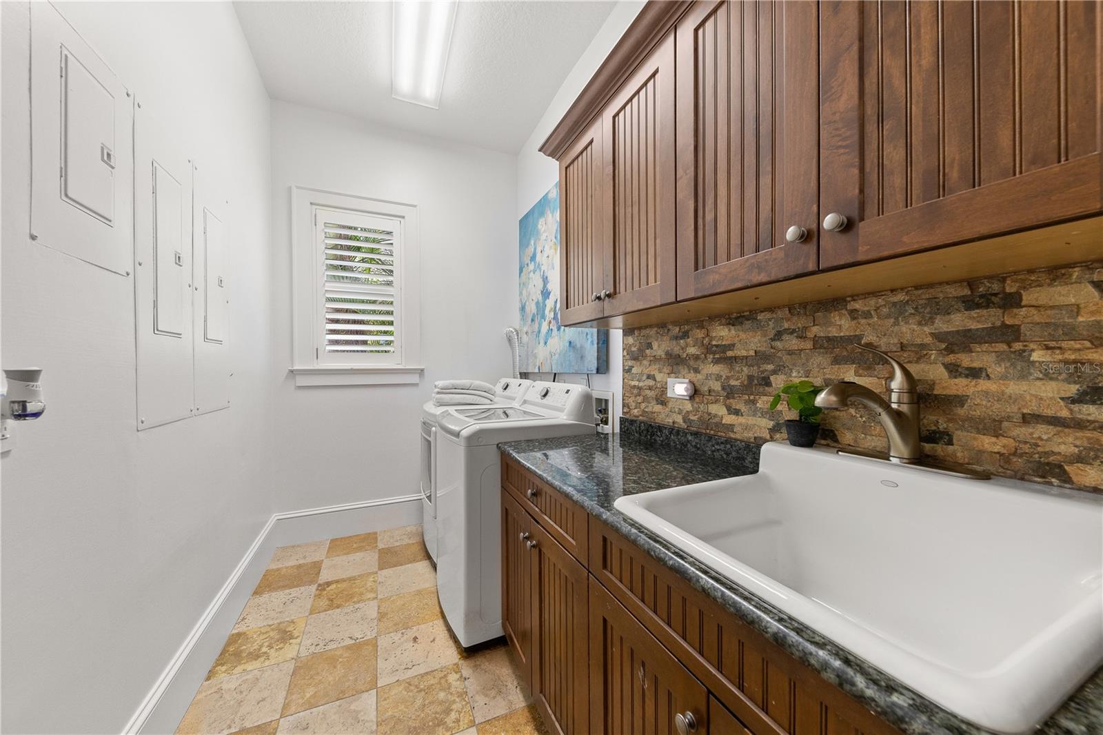 LEGENDS BAY - Residential