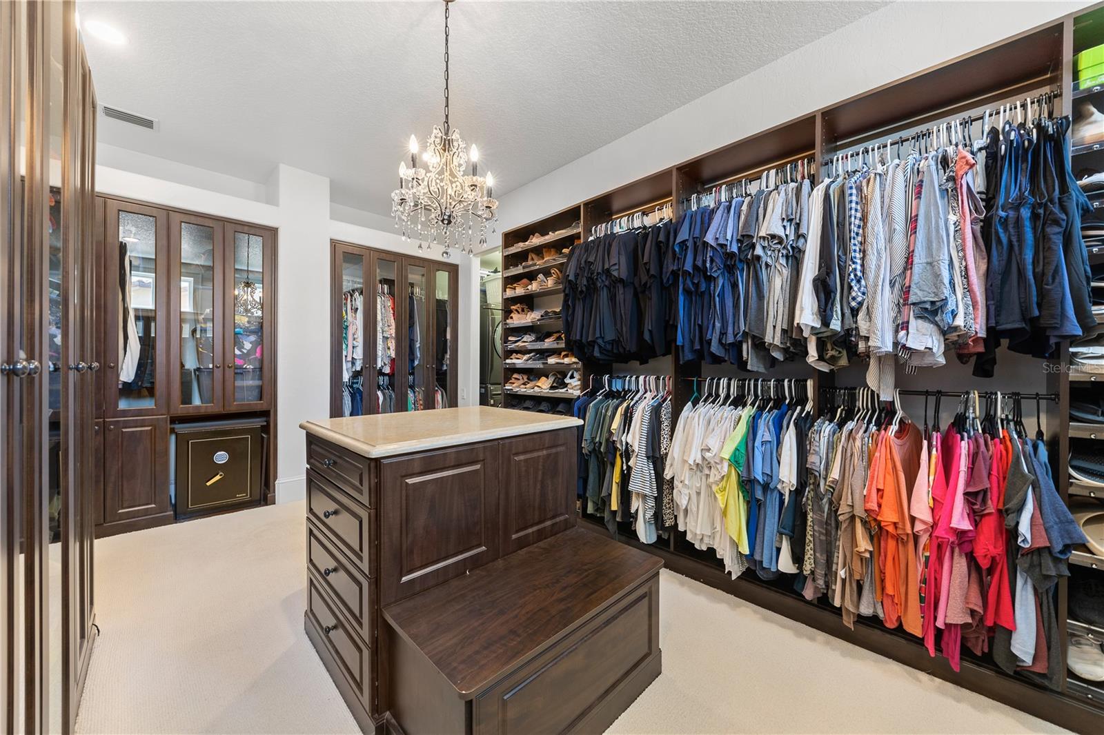 LEGENDS BAY - Residential