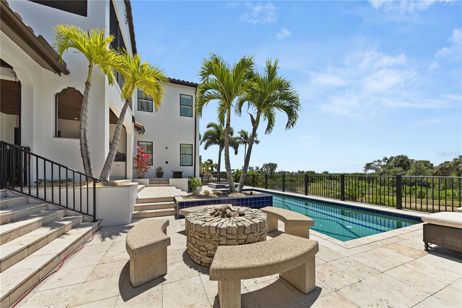 LEGENDS BAY - Residential