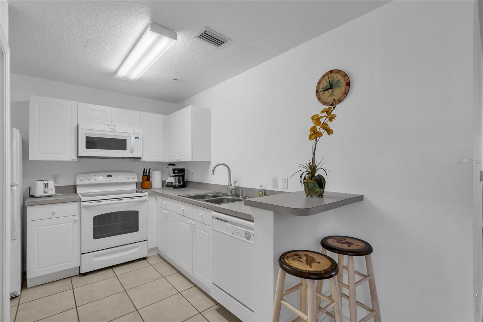 CLUB CORTILE CONDO PH 10 - Residential