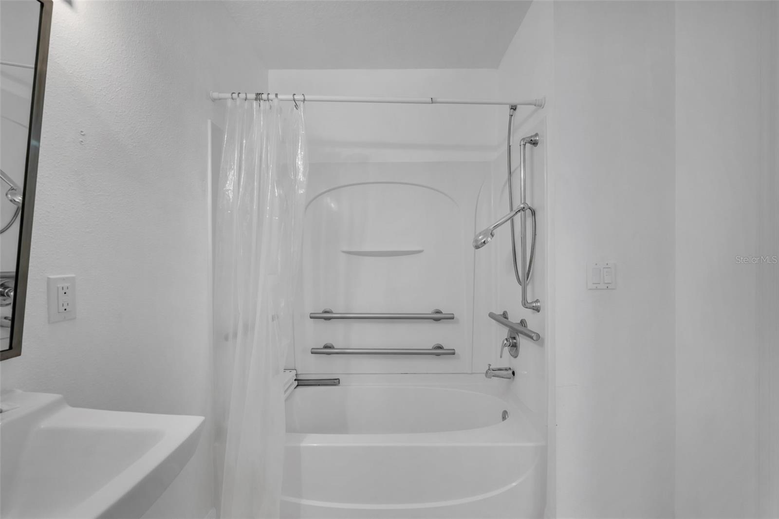 CLUB CORTILE CONDO PH 10 - Residential