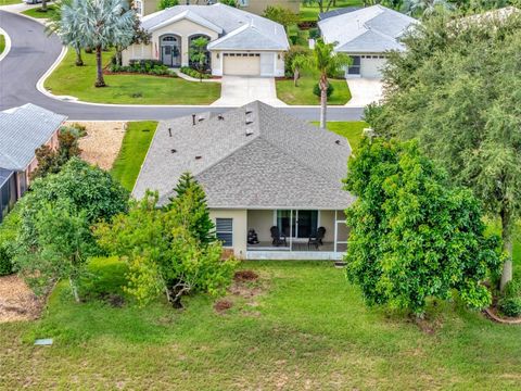 A home in TAVARES