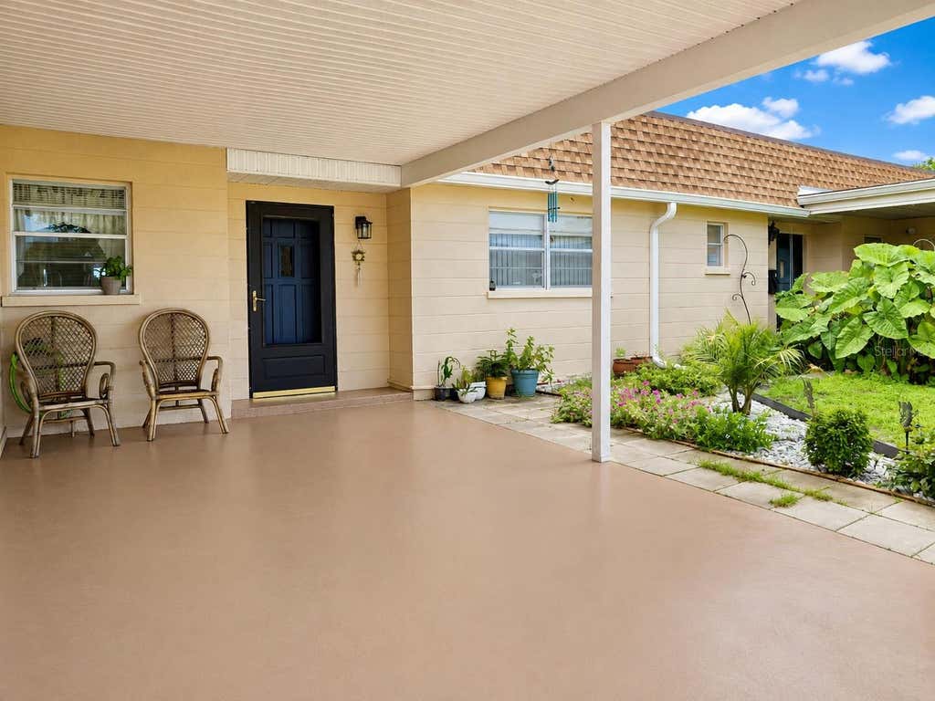 Photo of 617 Park Circle #26, Bradenton, FL 34207 (MLS # A4702637)