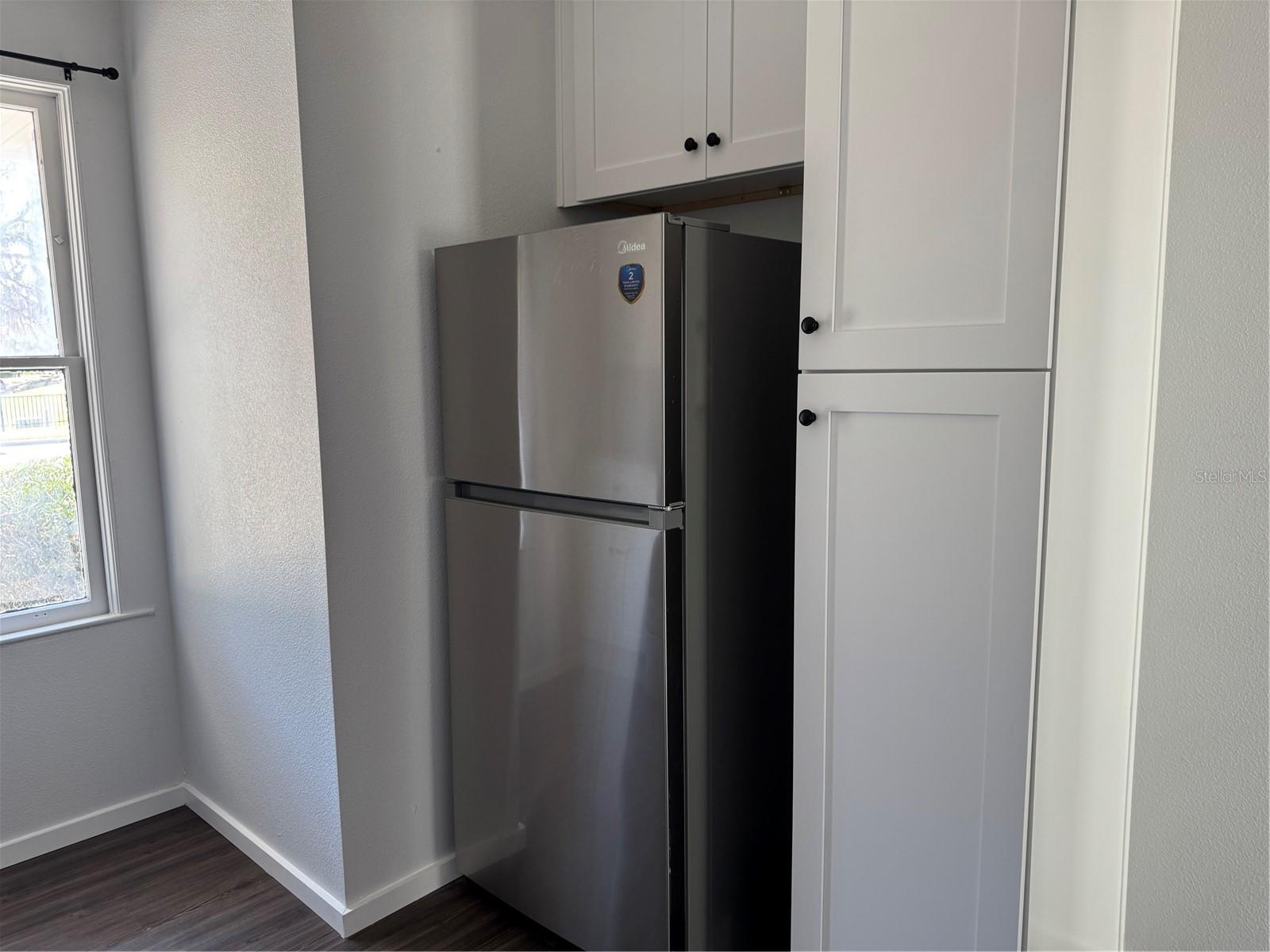 LEESBURG HANSONS SUB - Residential Lease