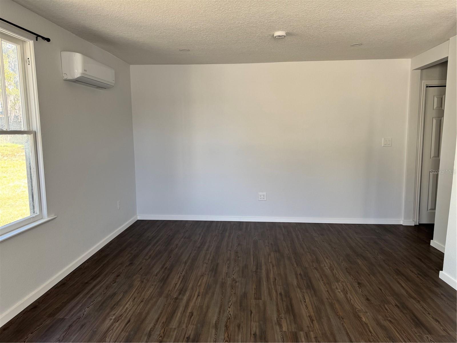 LEESBURG HANSONS SUB - Residential Lease