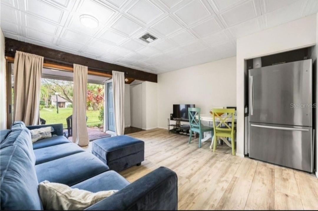 BUNKER OAKS - Residential