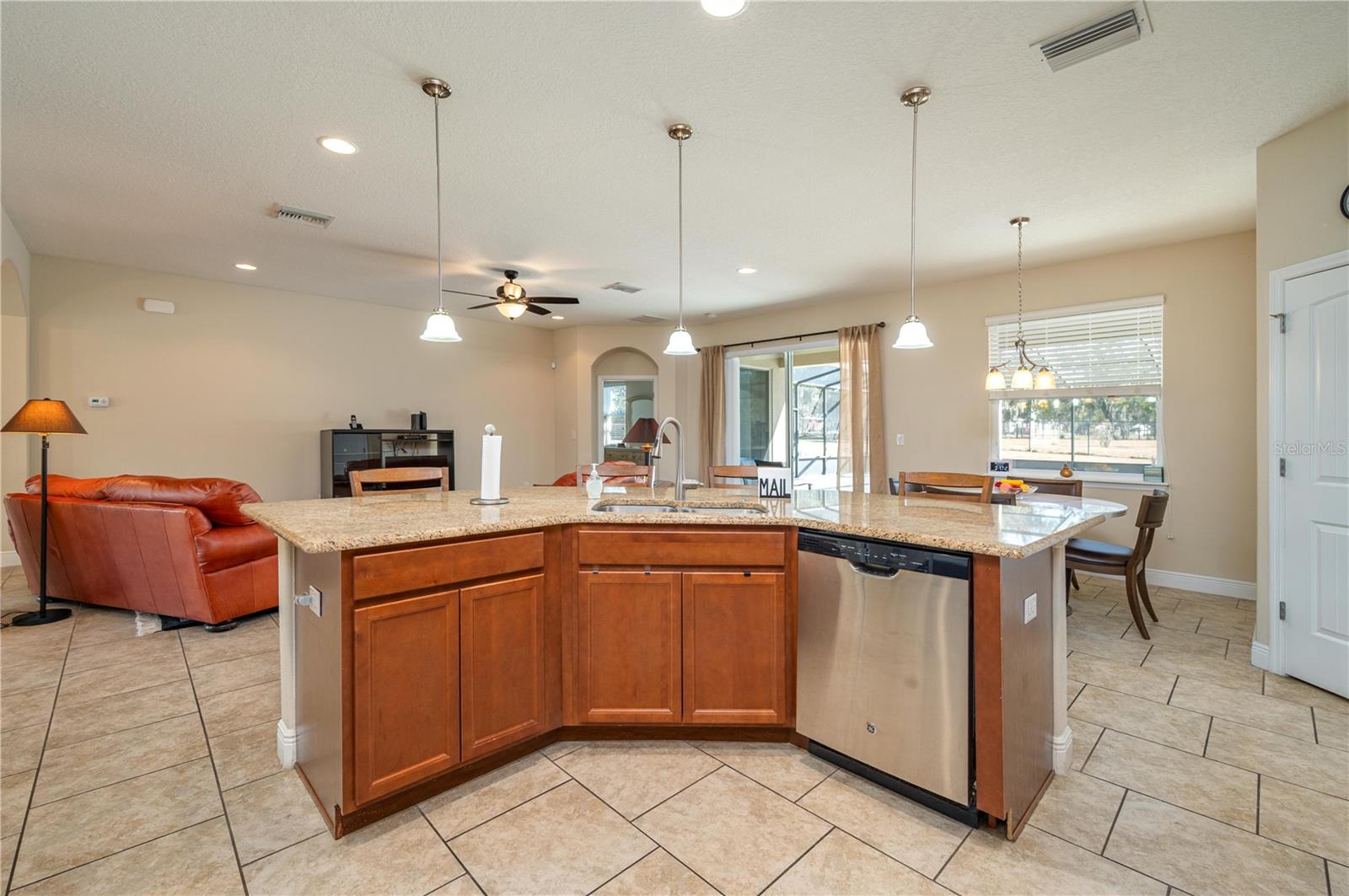 HIDDEN CREEK - Residential