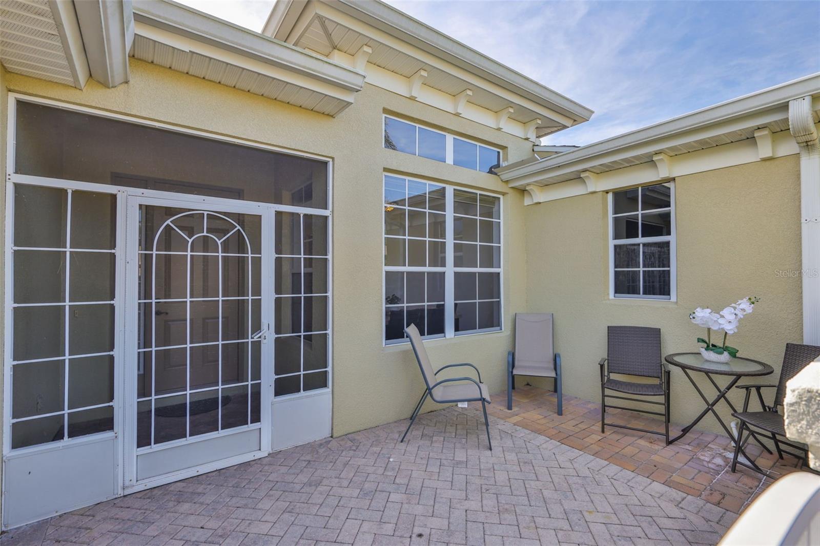 2432 KENSINGTON GREENS DRIVE 15