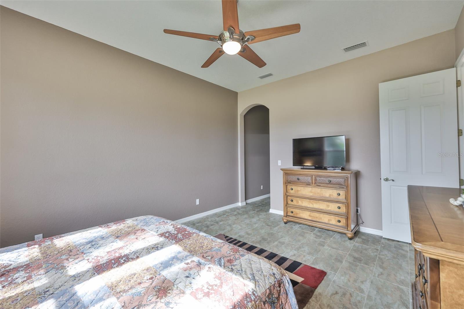 KENSINGTON CONDO - Residential