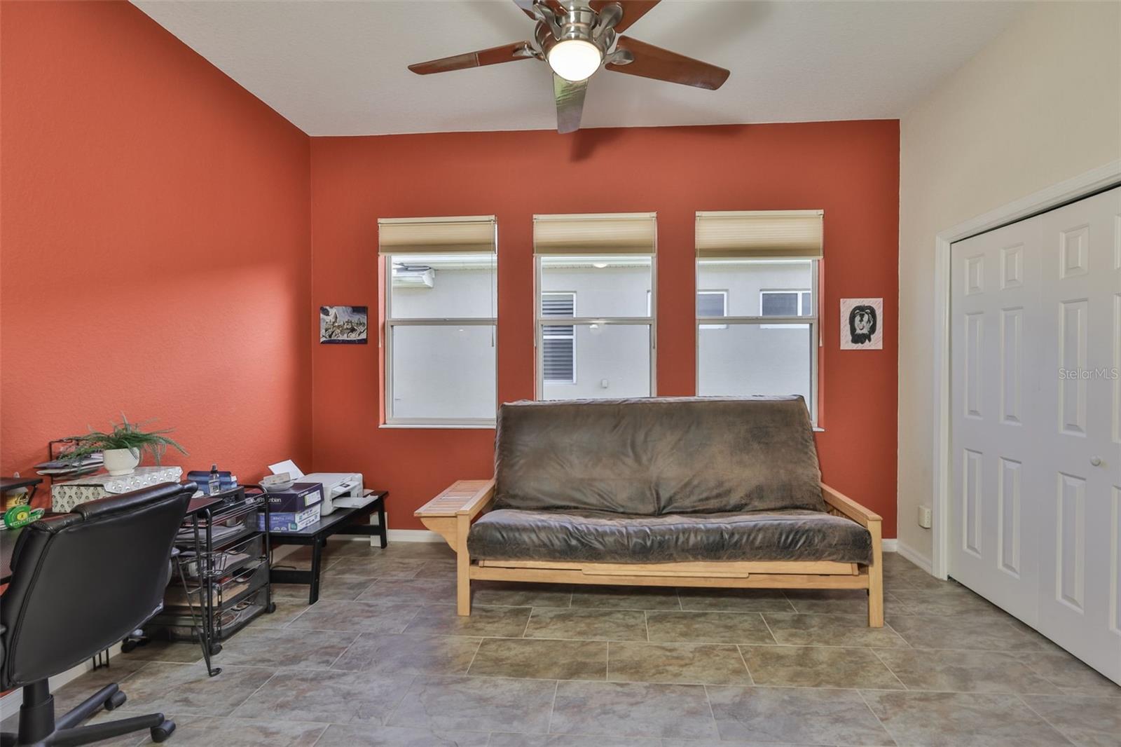 KENSINGTON CONDO - Residential