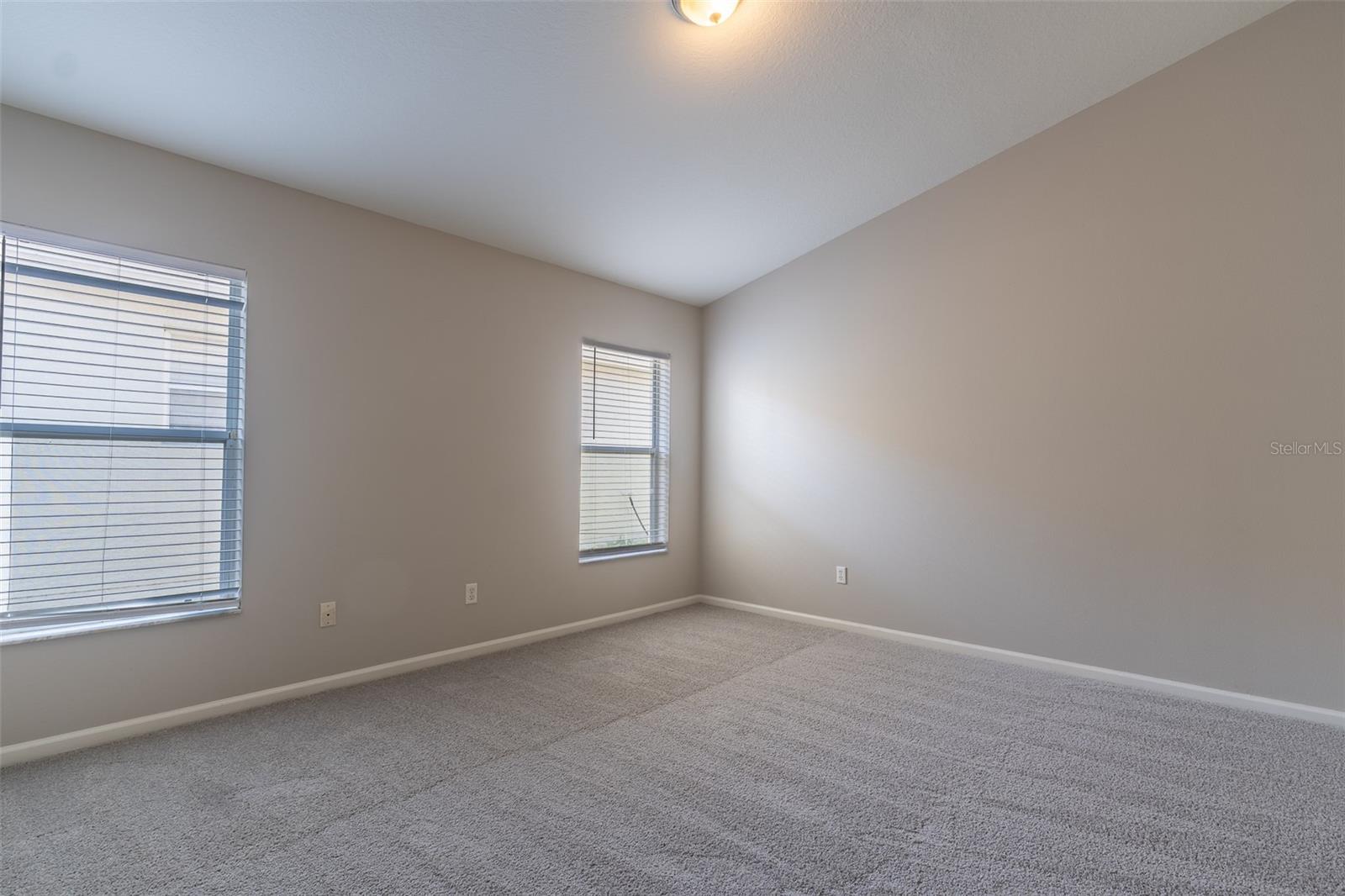 SOUTH POINTE PH 10 & 11 - Residential