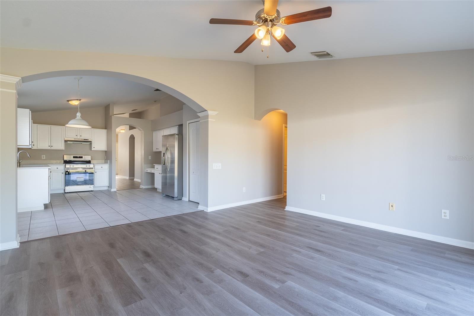 SOUTH POINTE PH 10 & 11 - Residential