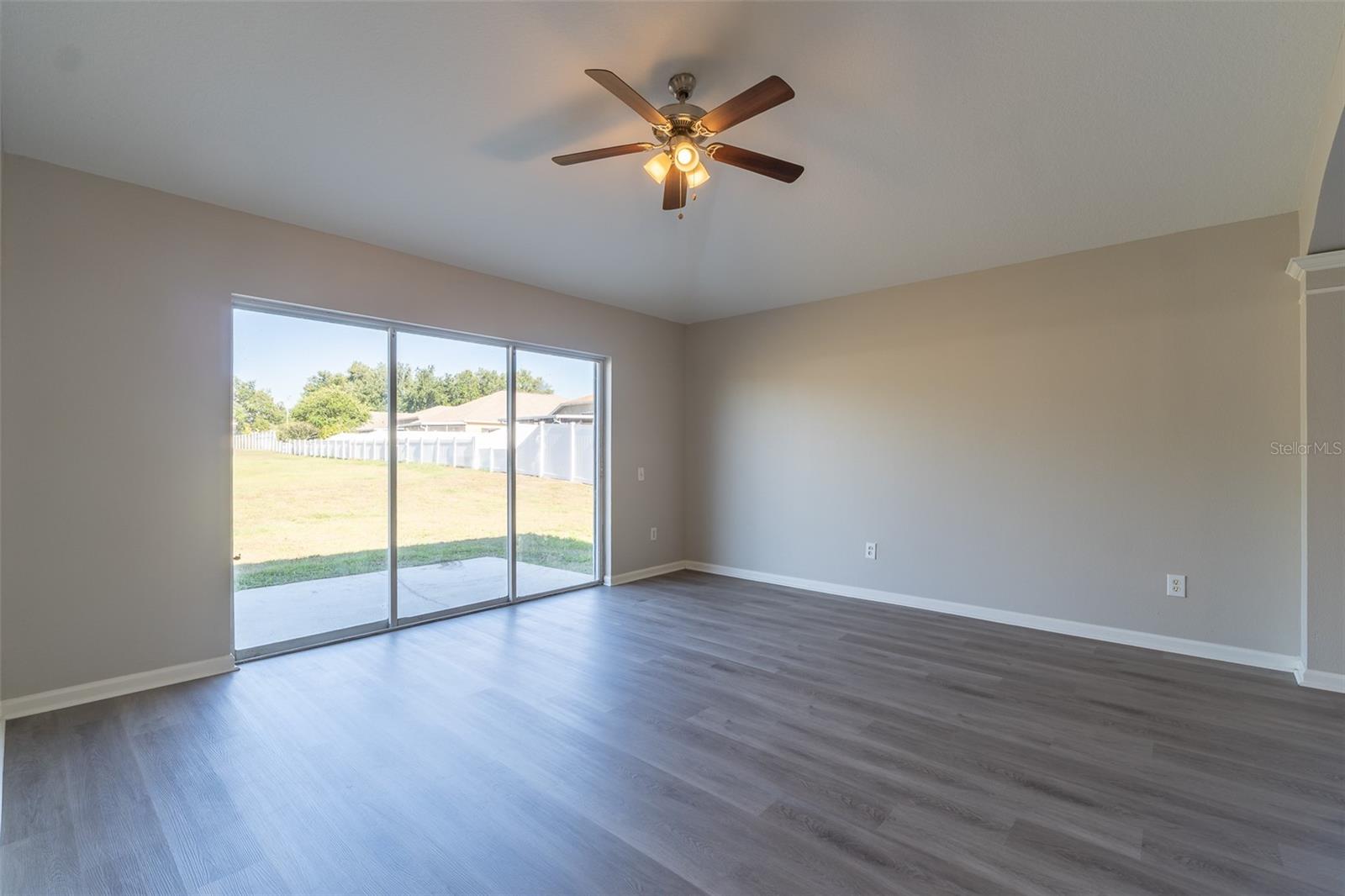 SOUTH POINTE PH 10 & 11 - Residential