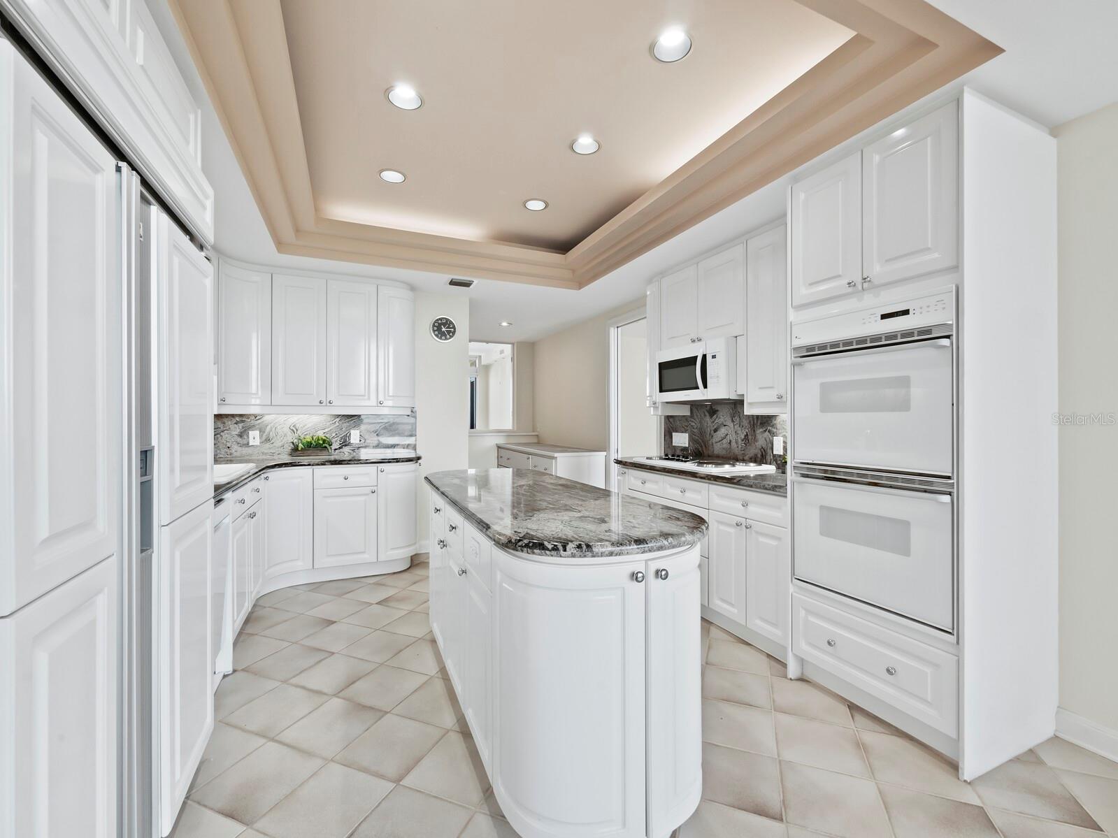 L AMBIANCE AT LONGBOAT KEY CLUB PH 02 - Residential