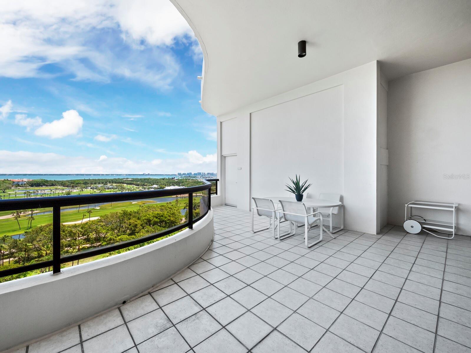 L AMBIANCE AT LONGBOAT KEY CLUB PH 02 - Residential