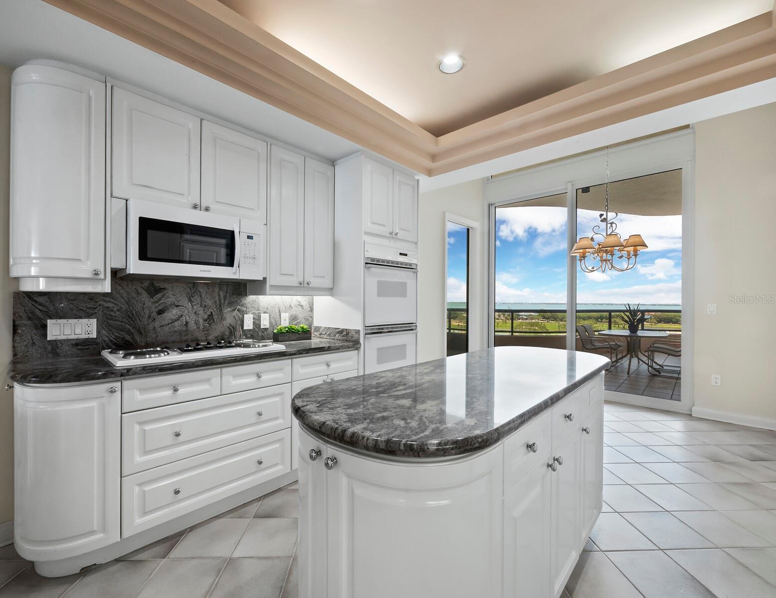 L AMBIANCE AT LONGBOAT KEY CLUB PH 02 - Residential