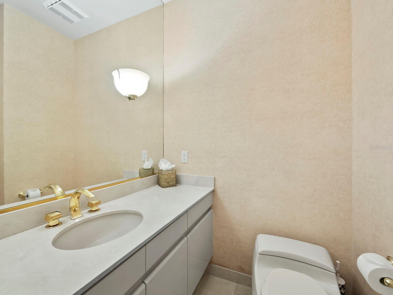 L AMBIANCE AT LONGBOAT KEY CLUB PH 02 - Residential