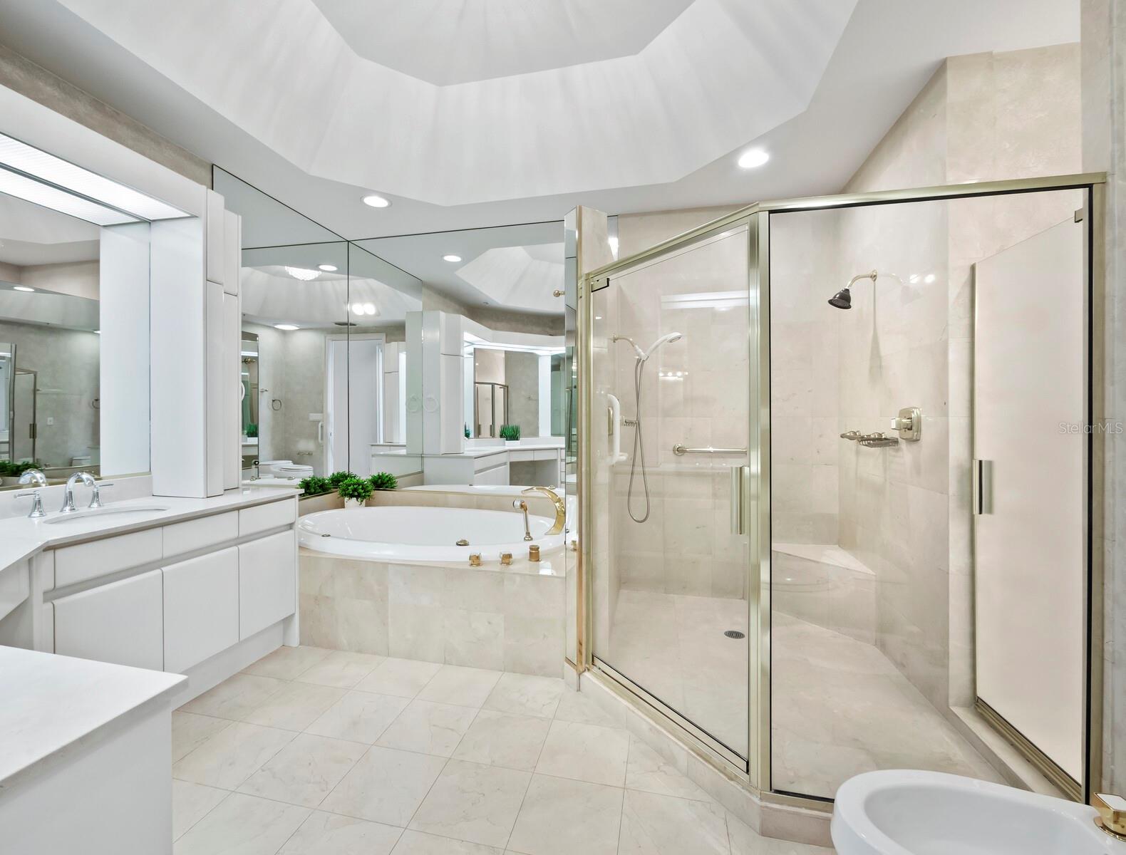 L AMBIANCE AT LONGBOAT KEY CLUB PH 02 - Residential