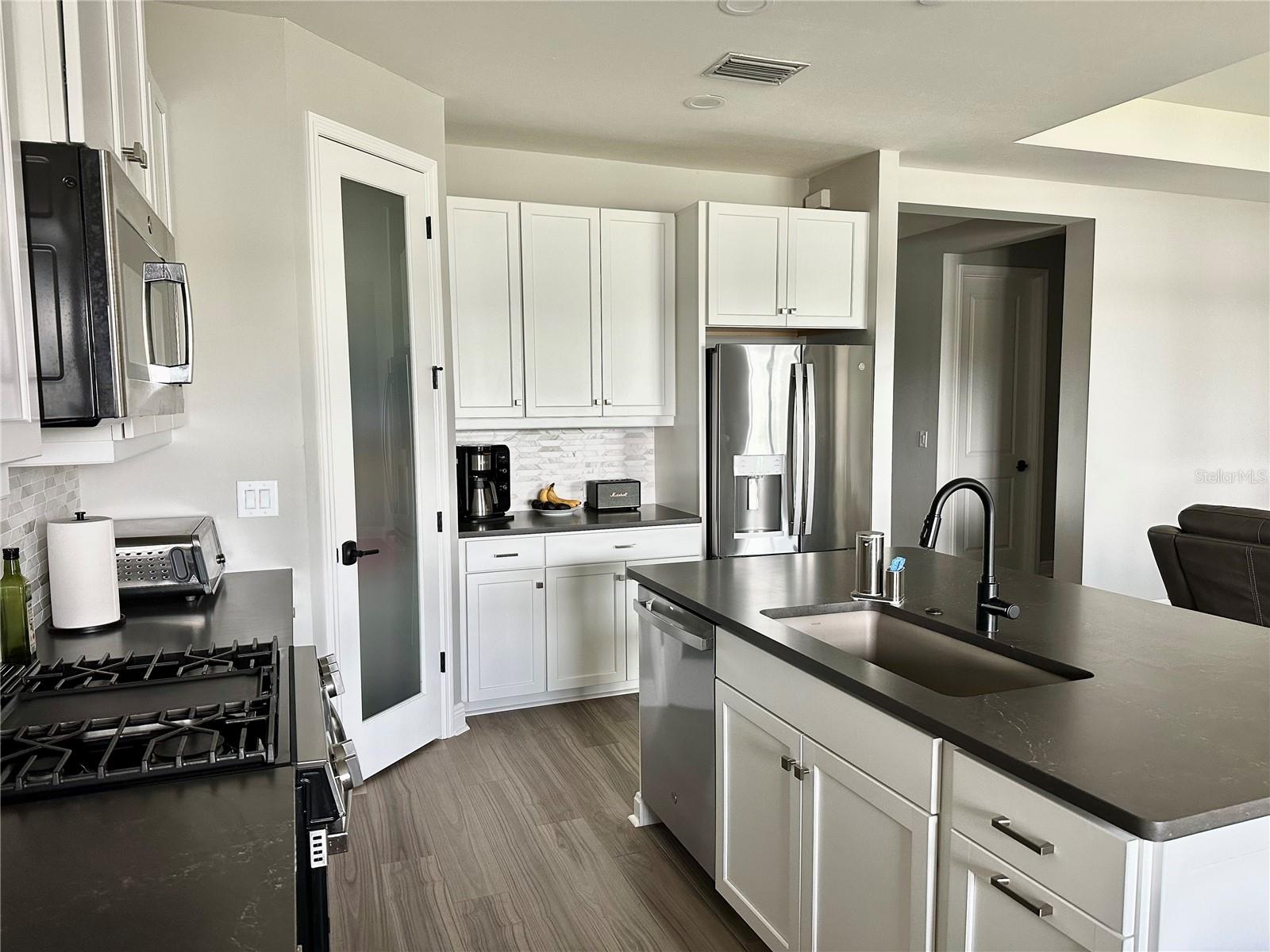 SKYSAIL - Residential Lease