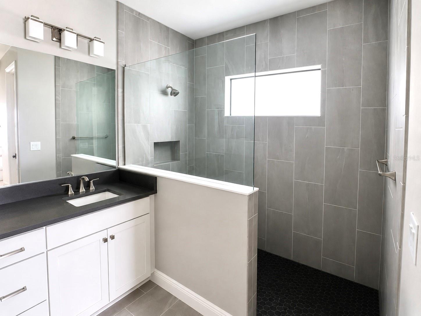 SKYSAIL - Residential Lease