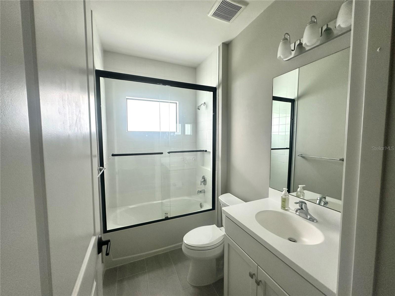 SKYSAIL - Residential Lease