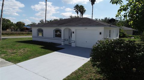 A home in PALMETTO