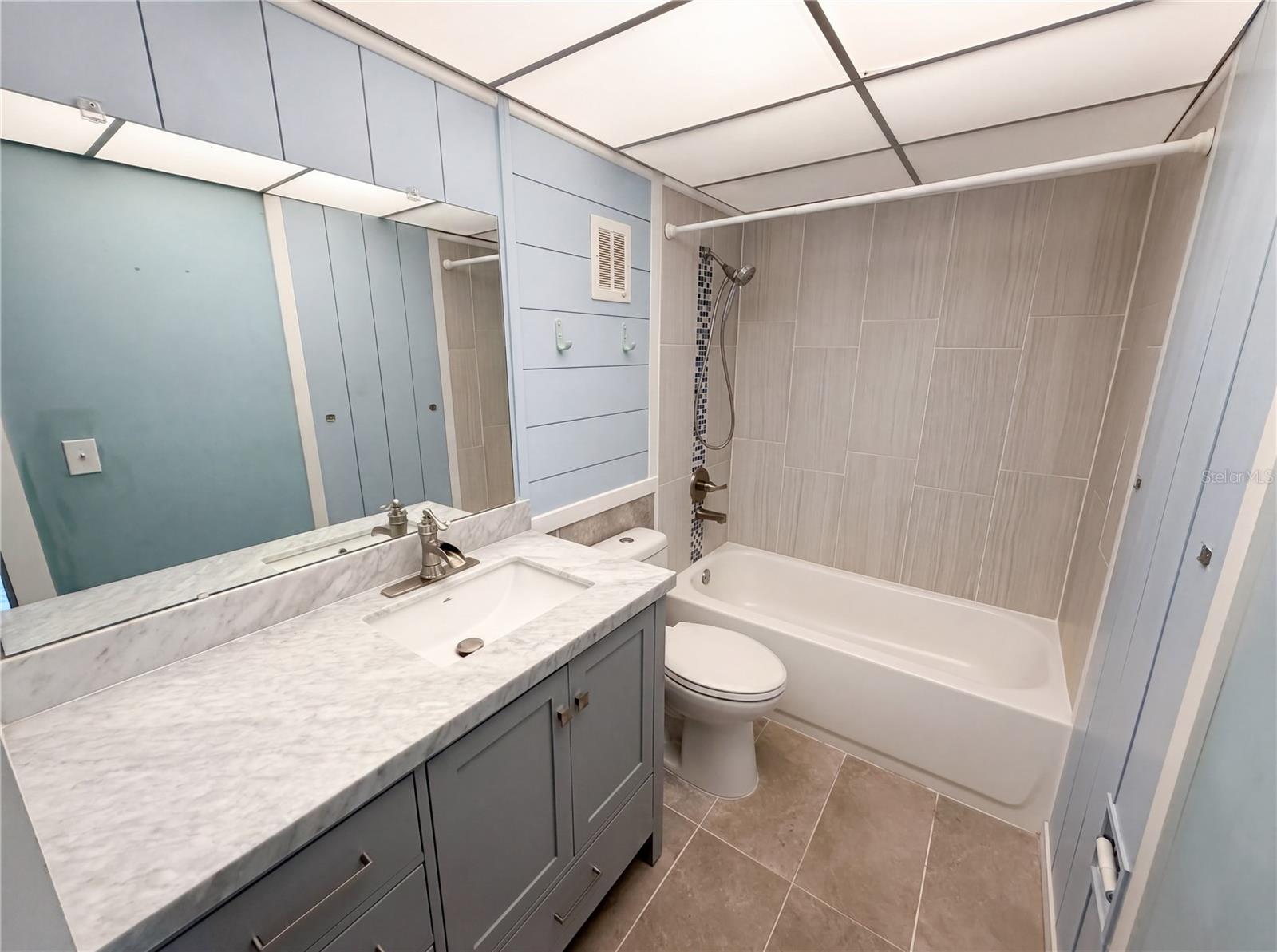IMPERIAL PARK CONDO - Residential