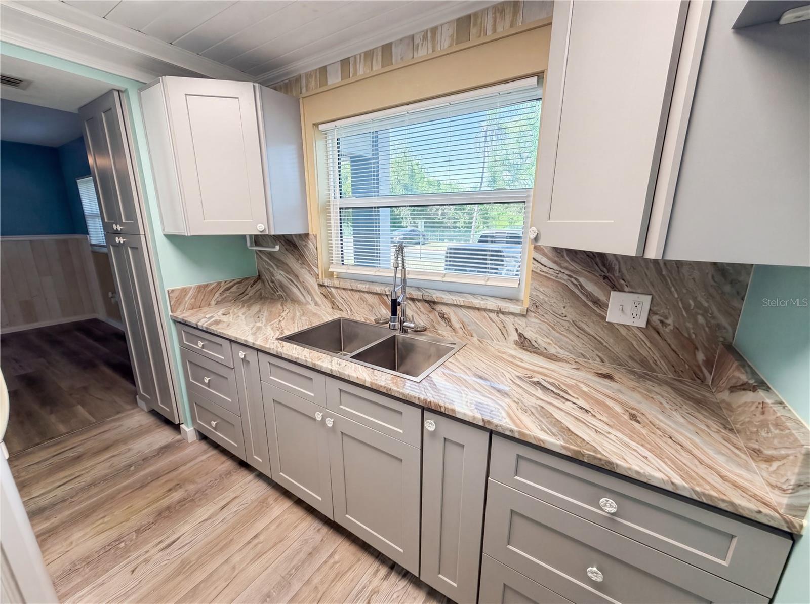 IMPERIAL PARK CONDO - Residential