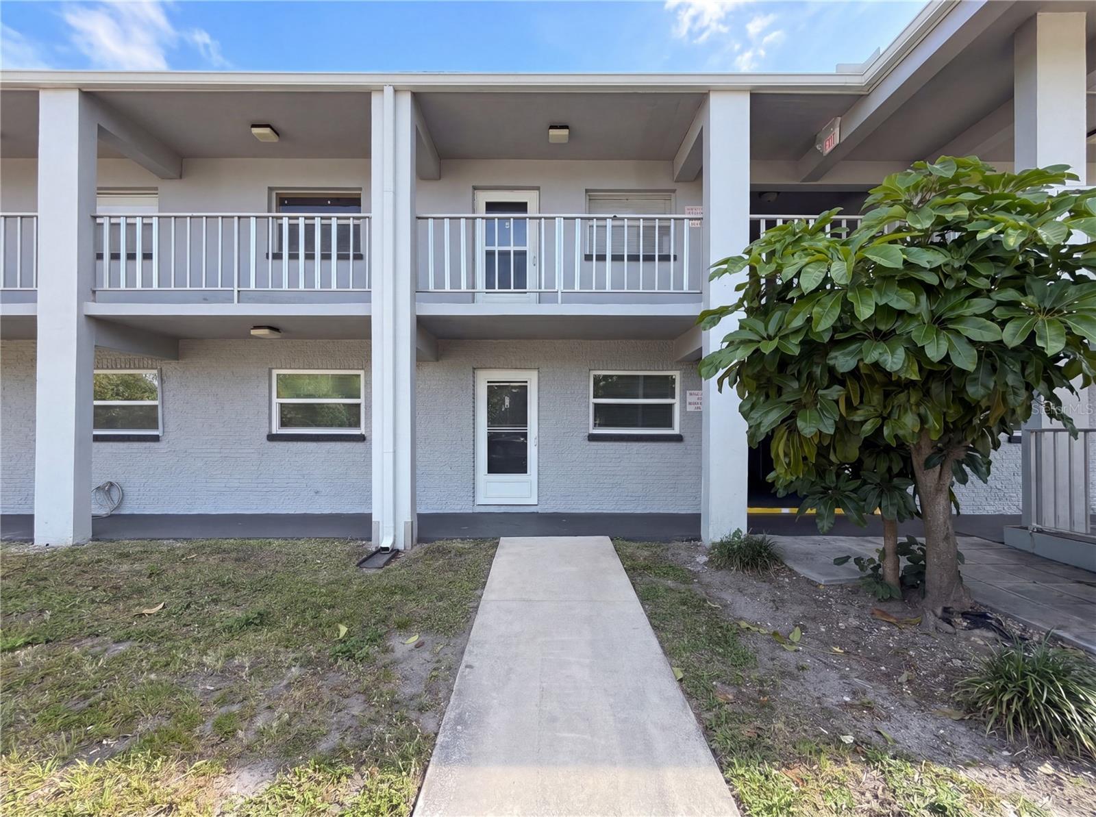 IMPERIAL PARK CONDO - Residential