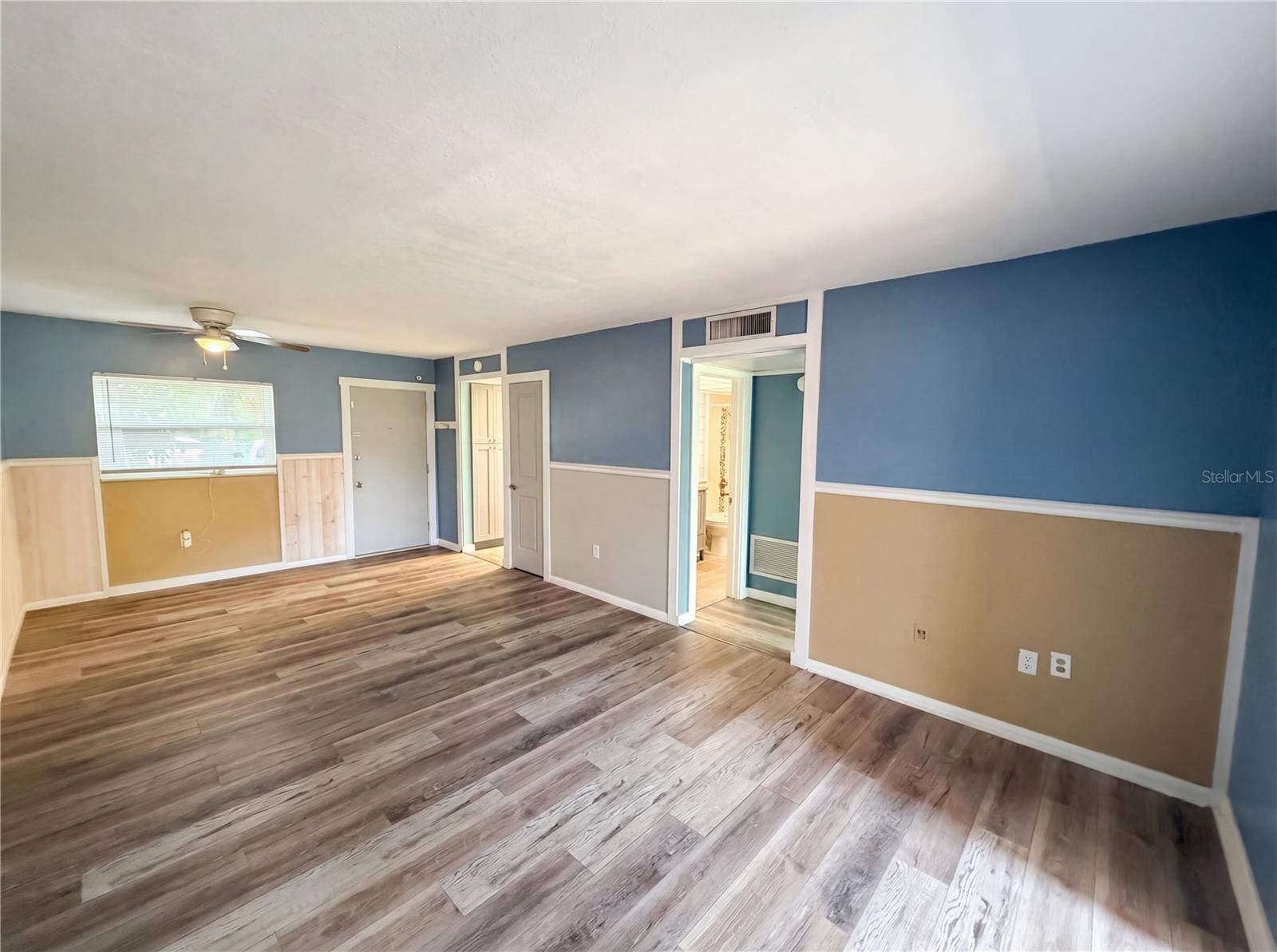 IMPERIAL PARK CONDO - Residential