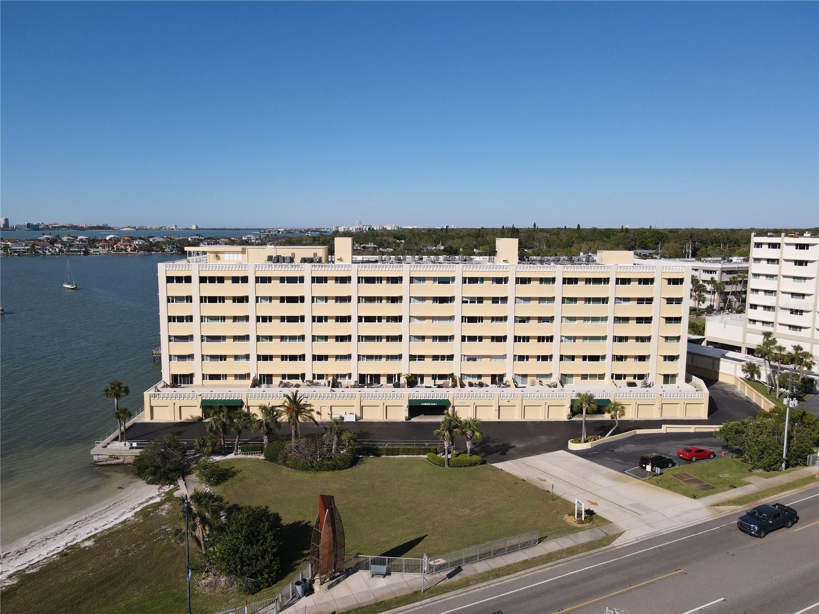 HARBOUR CLUB CONDO - Residential