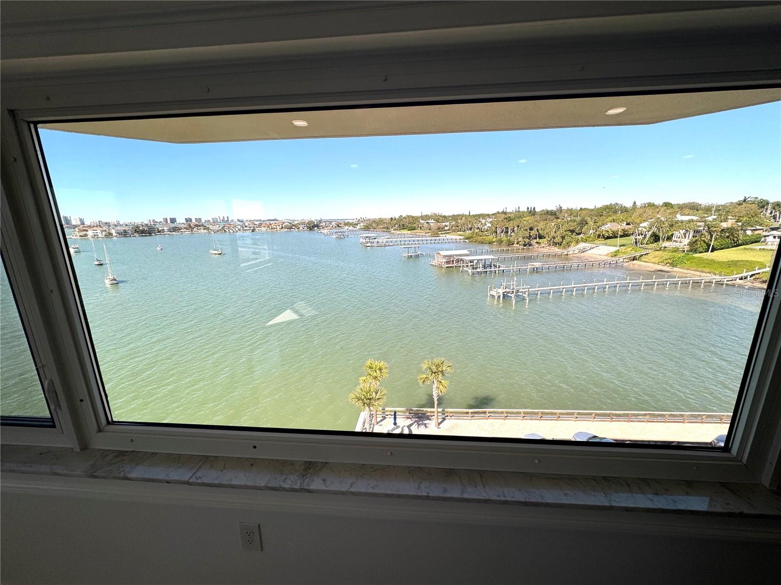 HARBOUR CLUB CONDO - Residential