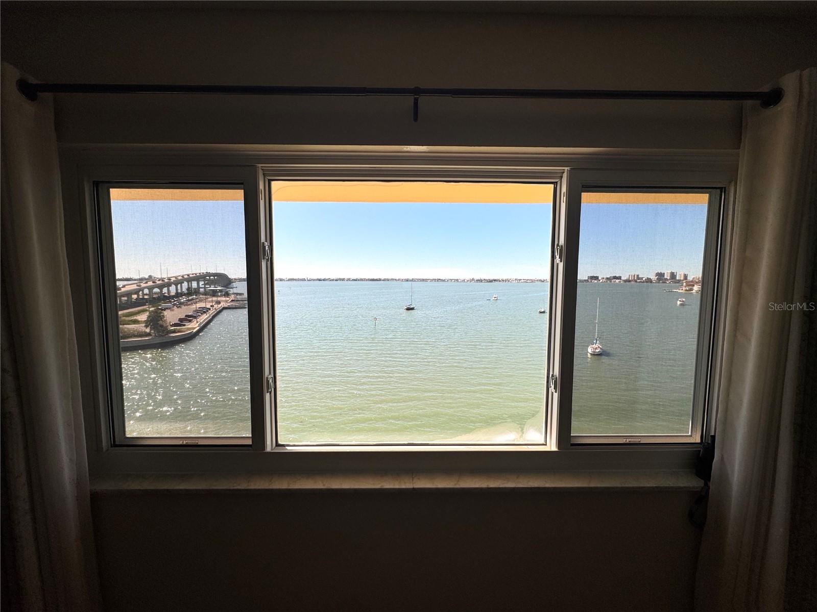 HARBOUR CLUB CONDO - Residential