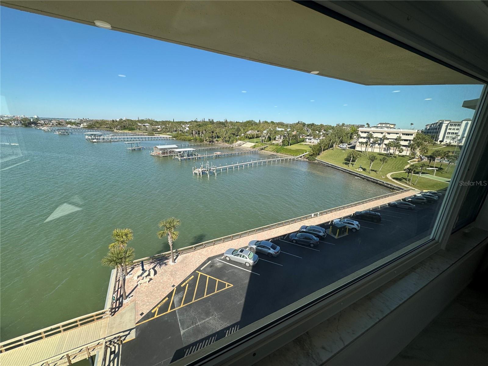 HARBOUR CLUB CONDO - Residential