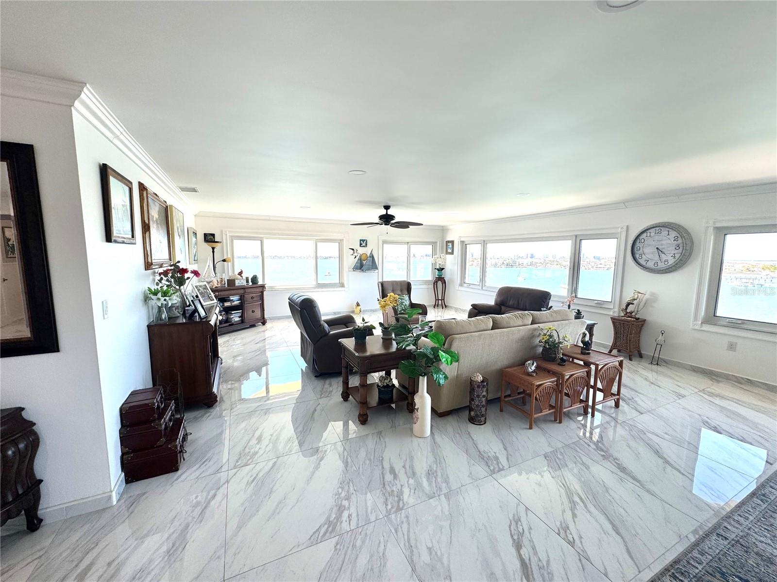 HARBOUR CLUB CONDO - Residential