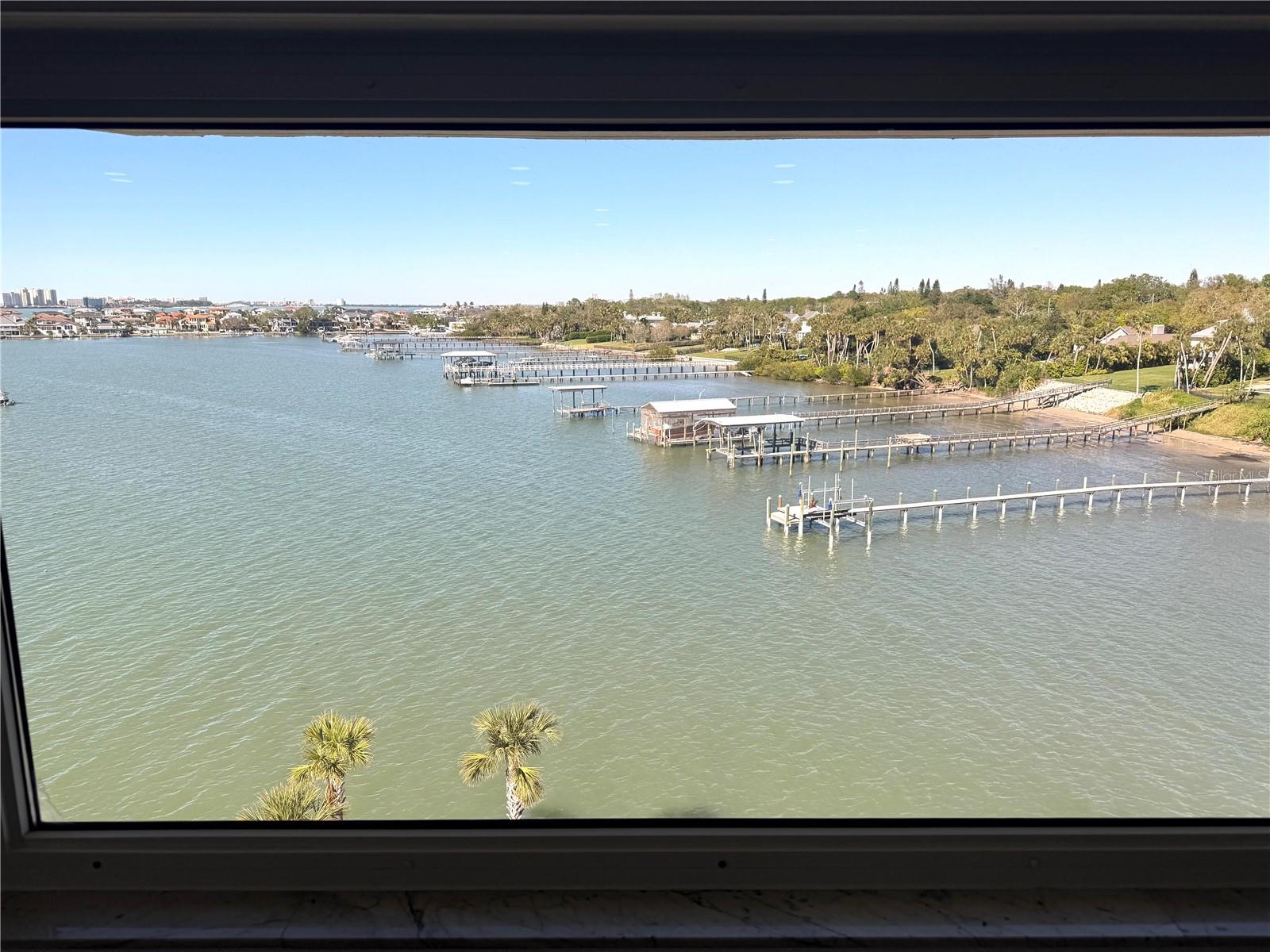 HARBOUR CLUB CONDO - Residential