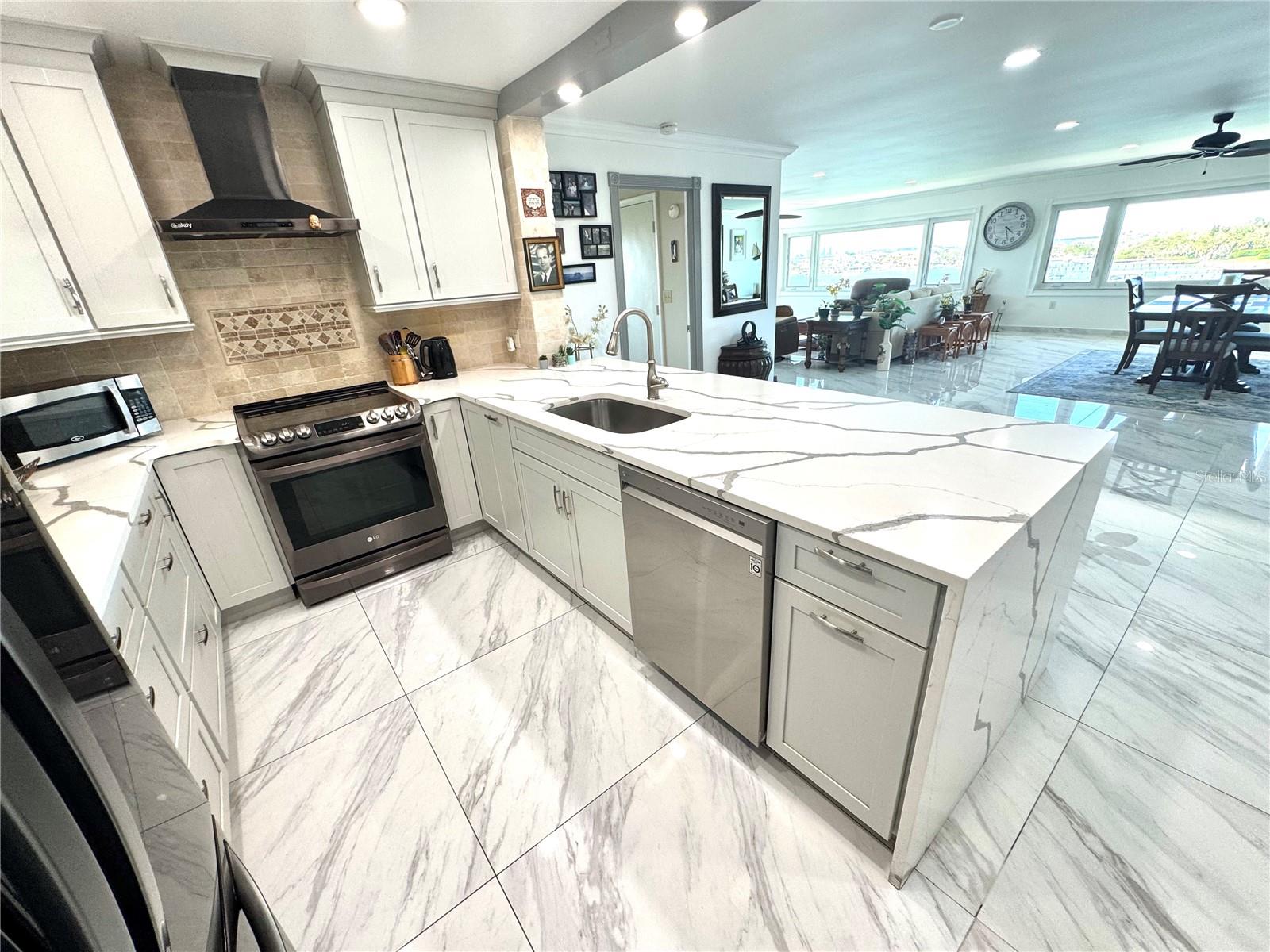 HARBOUR CLUB CONDO - Residential