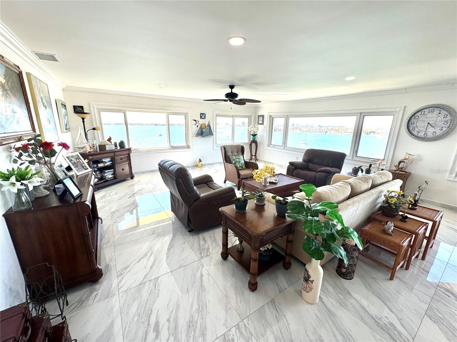 HARBOUR CLUB CONDO - Residential